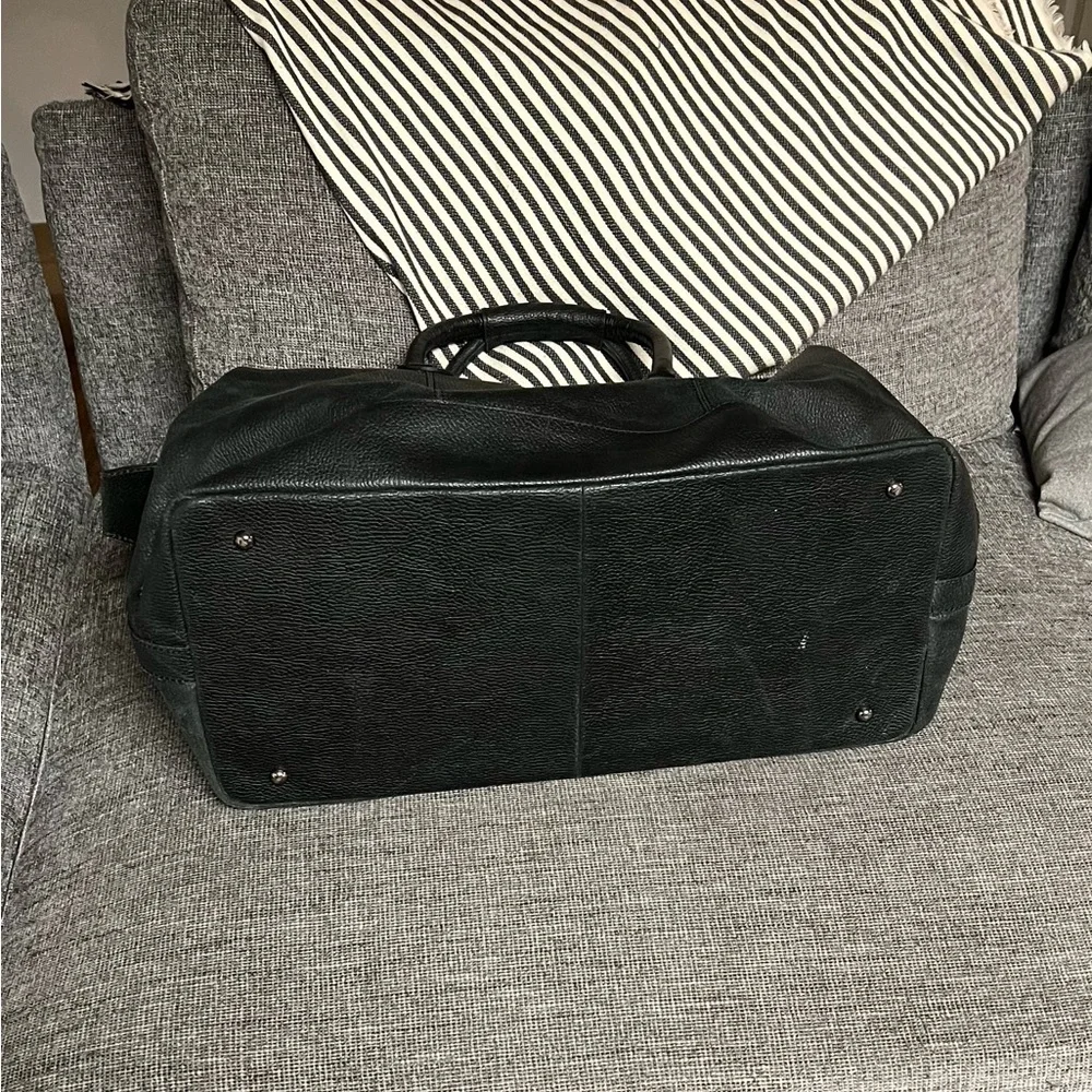 Unisex Savile Row Company London leather weekender style travel bag. - Picture 2 of 4